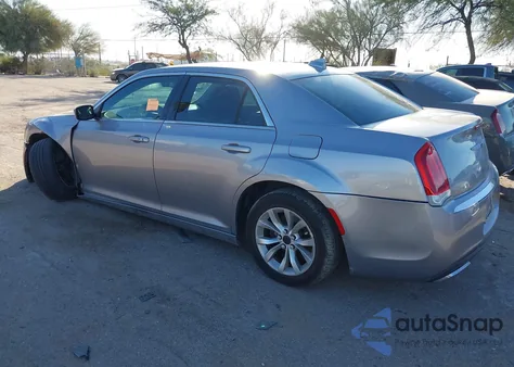 2015 Chrysler 300 Limited z USA, uszkodzony, nr VIN 2C3CCAAG7FH807629